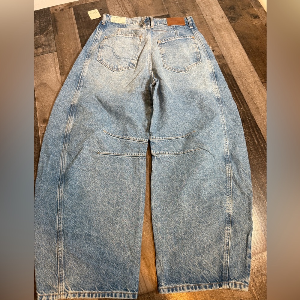 We The Free Good Luck Barrel Jeans NWT Size 26 Mid Rise Wide Leg Horseshoe Denim - Picture 6 of 10